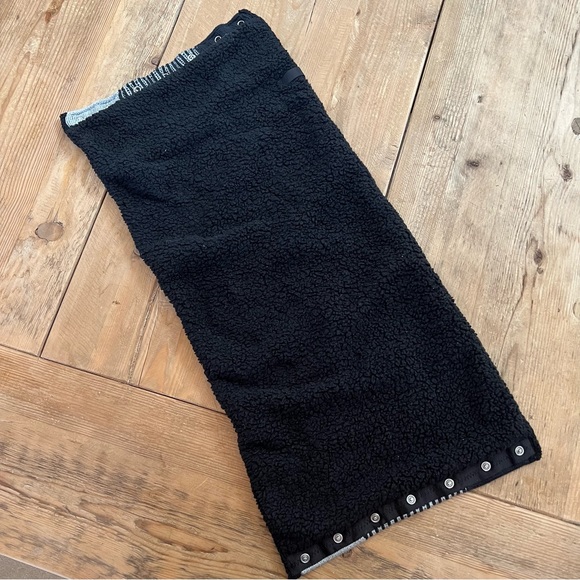 Ivivva by Lululemon Girls Snow Salutation Scarf - Picture 5 of 10